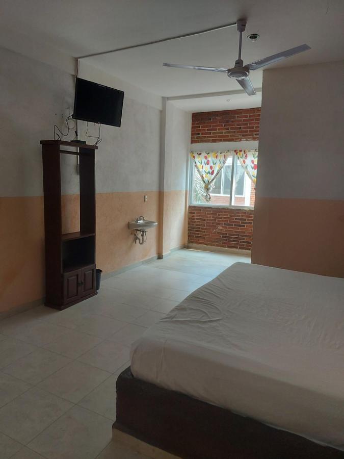 Auto Hotel Jardines De Amatitlan Куернавака Екстериор снимка