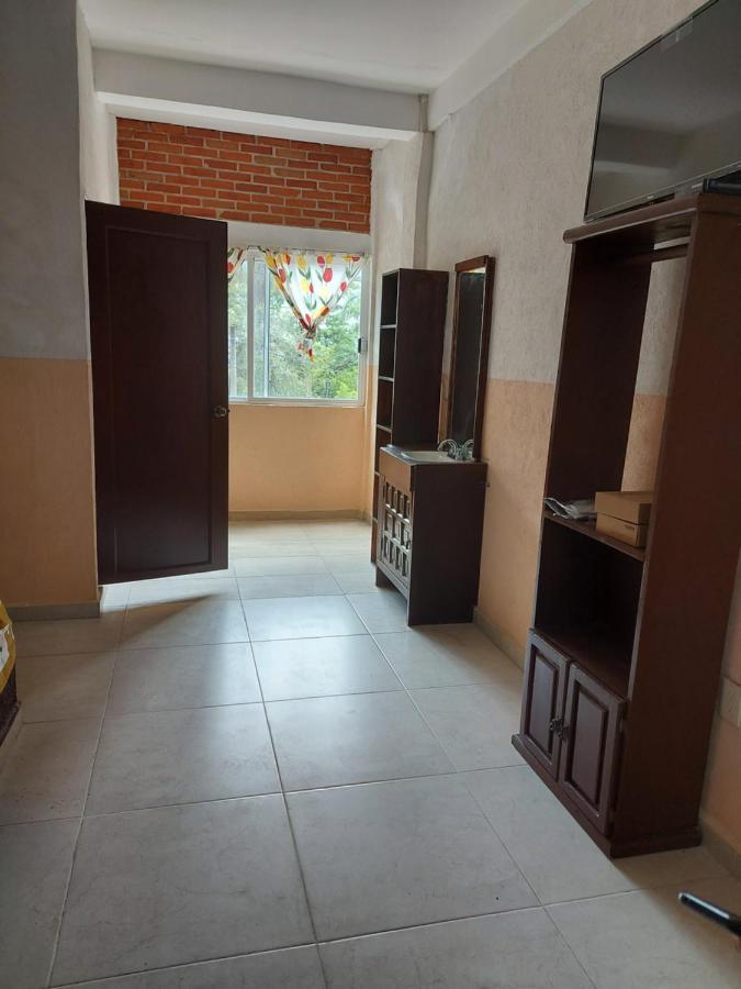 Auto Hotel Jardines De Amatitlan Куернавака Екстериор снимка