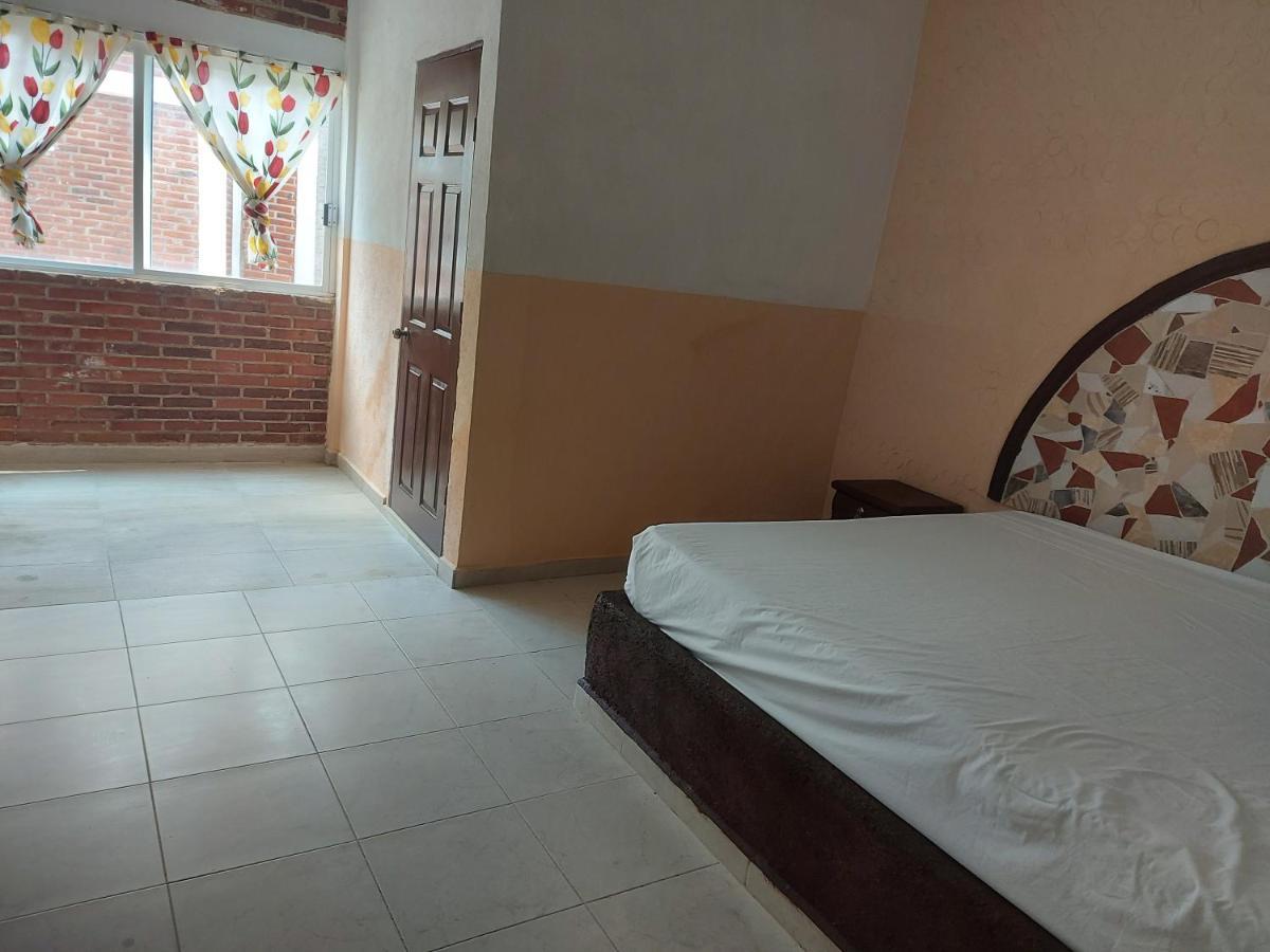 Auto Hotel Jardines De Amatitlan Куернавака Екстериор снимка